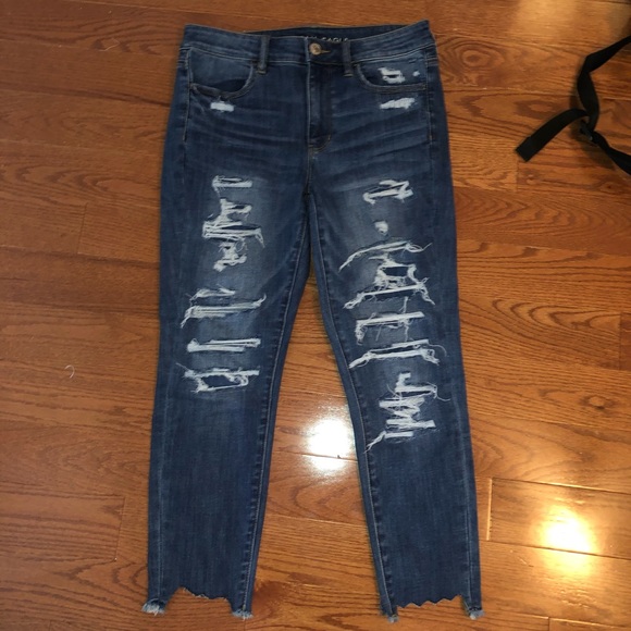 American Eagle Cropped Jeans - Picture 2 of 4